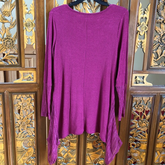 World Unity Long-Sleeve Ribbed Lace Detail Tunic - Picture 7 of 7